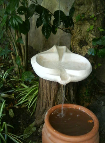 fuente de agua flowform